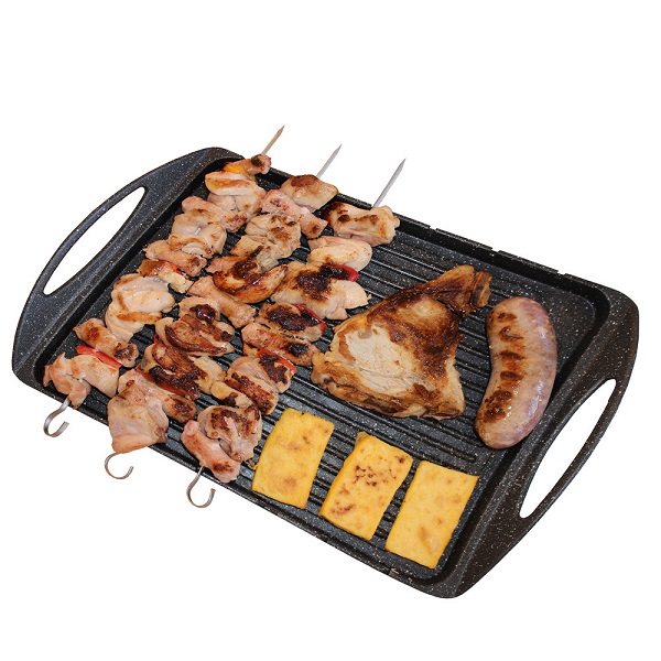 Multigrill con spiedini con carne e polenta