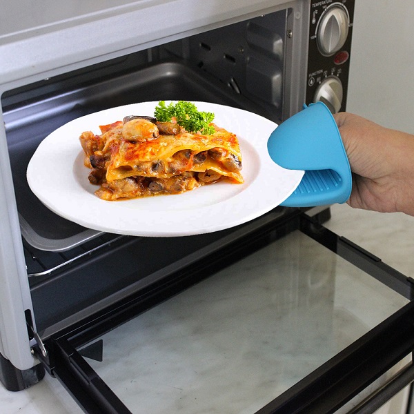 Presine in silicone con piatto e forno elettrico
