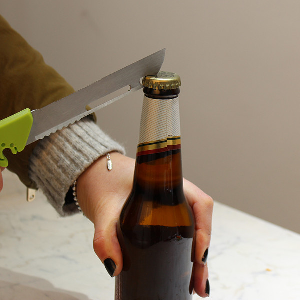 Forbice con tagliere 5 in 1 apribottiglia