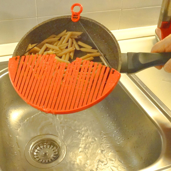 Scola e impiatta con pasta